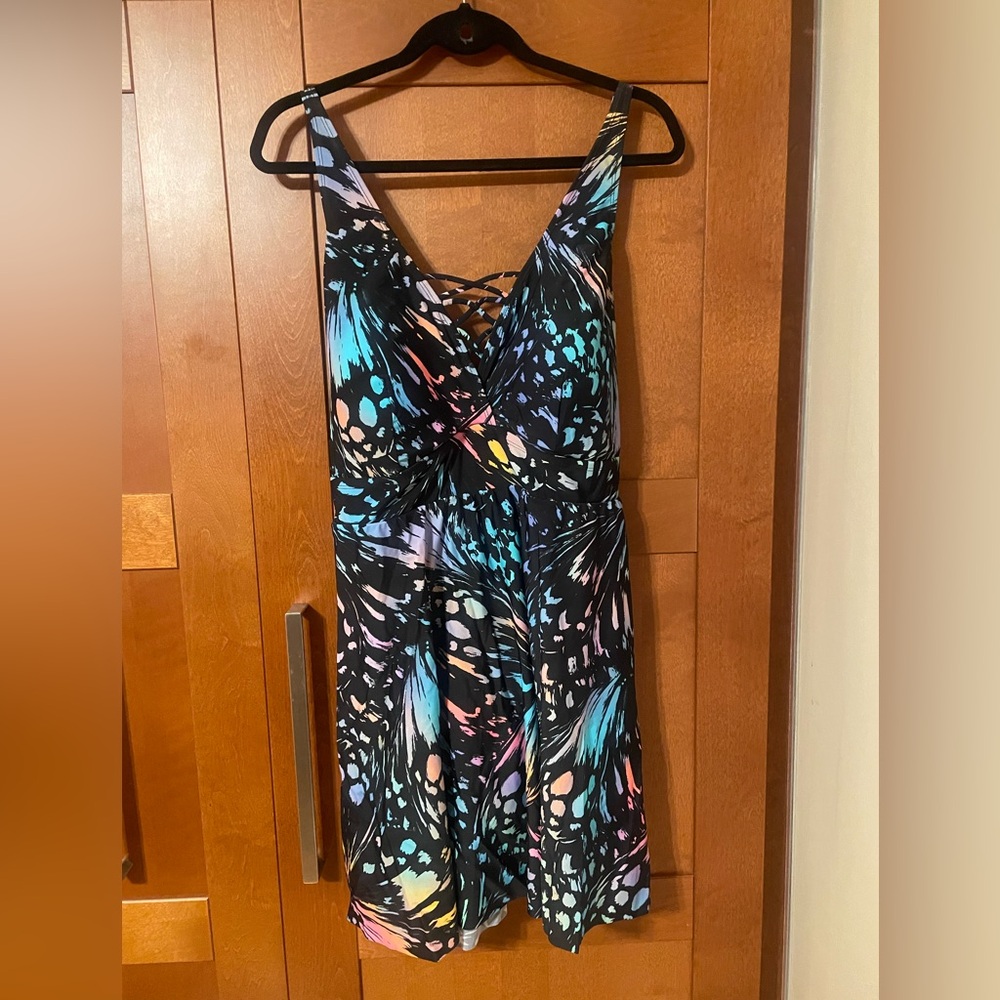 TORRID Plus Size 4 NWT 4X 28 Wireless XO Triangle Long Swim Dress